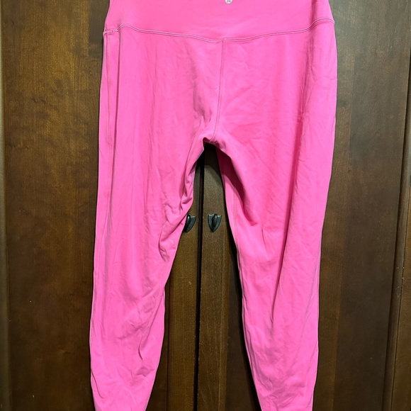 Sonic Pink Lululemon align leggings - Picture 2 of 10